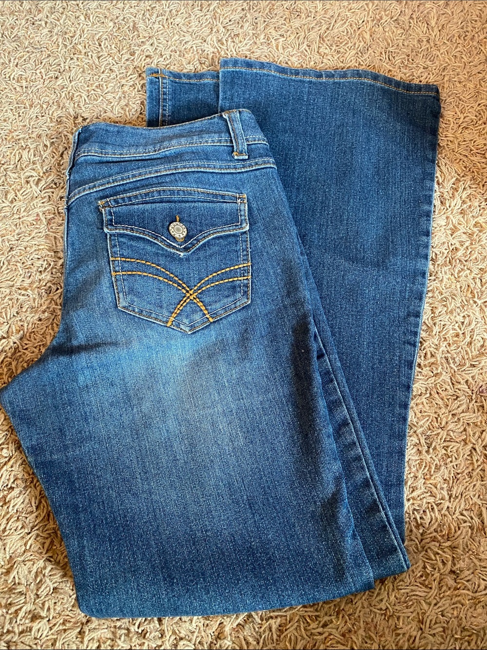 SO Women’s flare Jeans in Mid Blue Wash/9